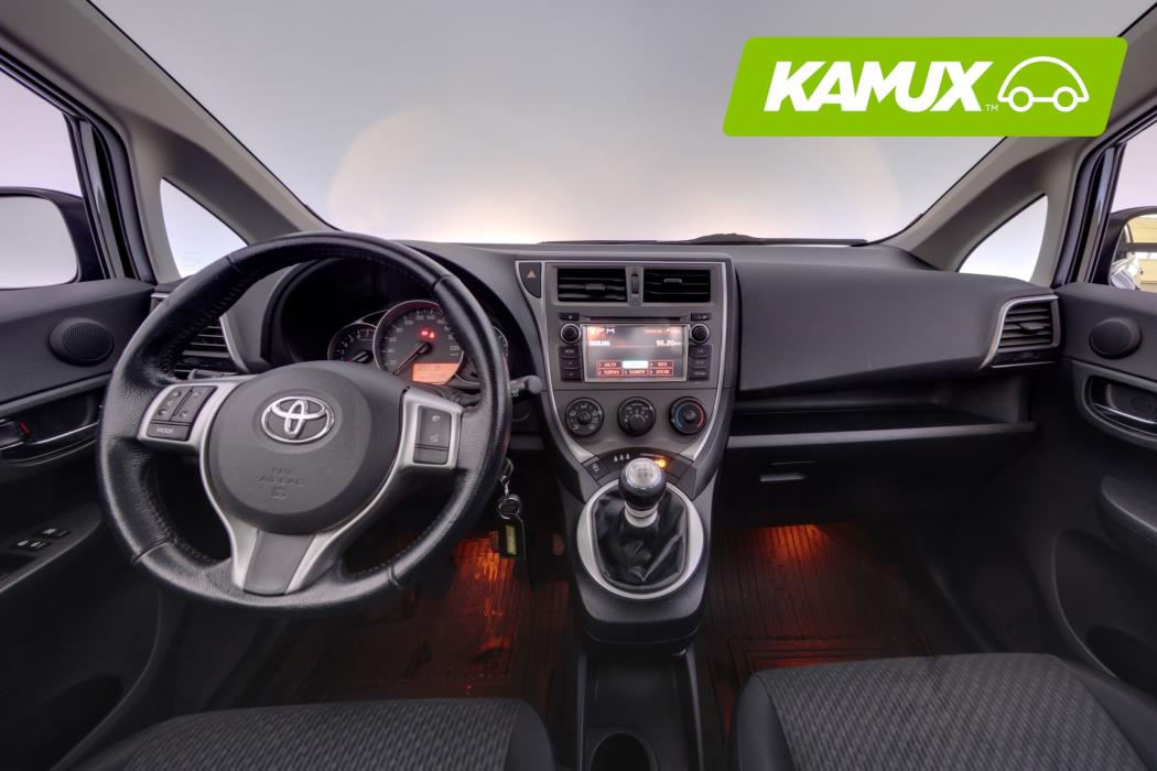 Toyota Verso-S 2012