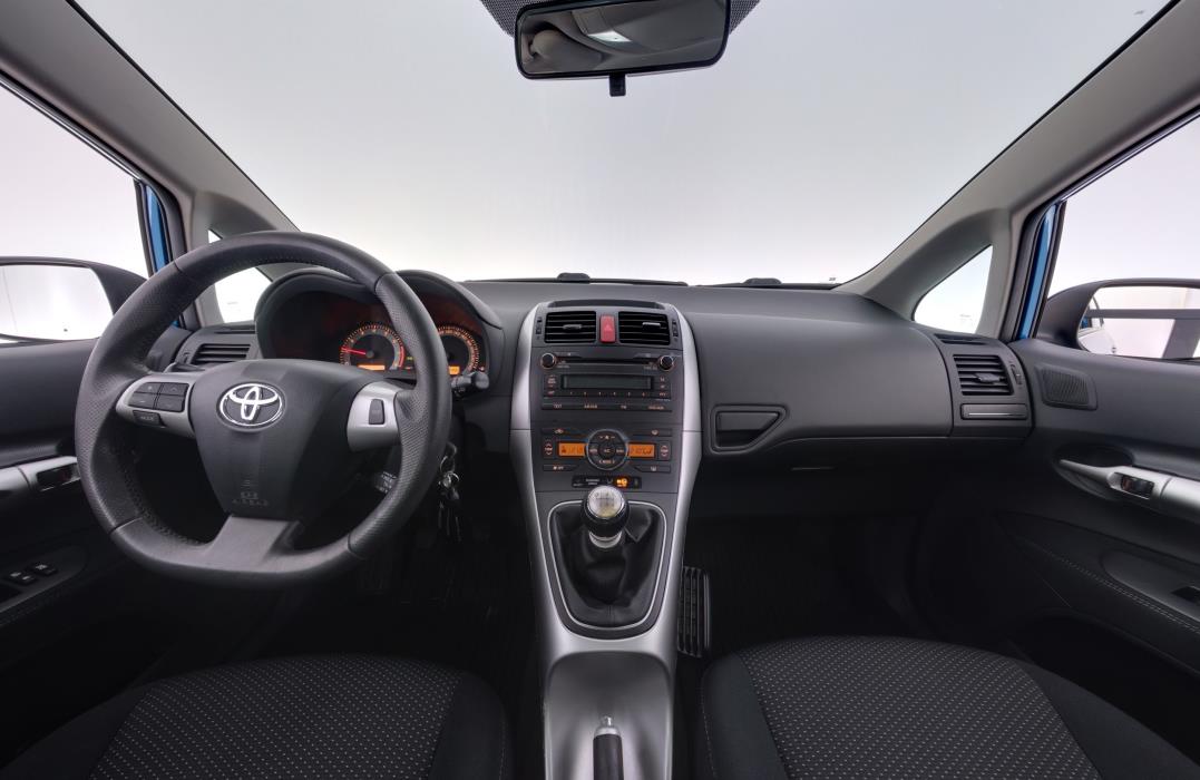 Toyota Auris 2012