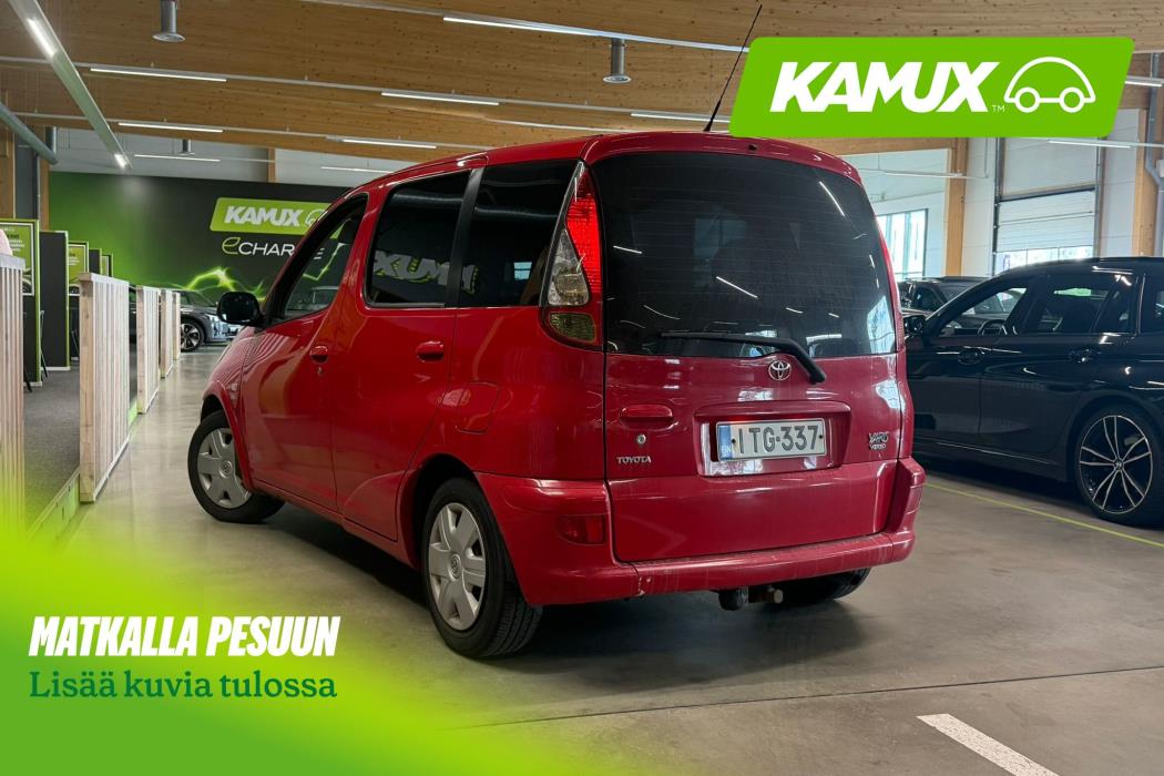 Toyota Yaris Verso 2004