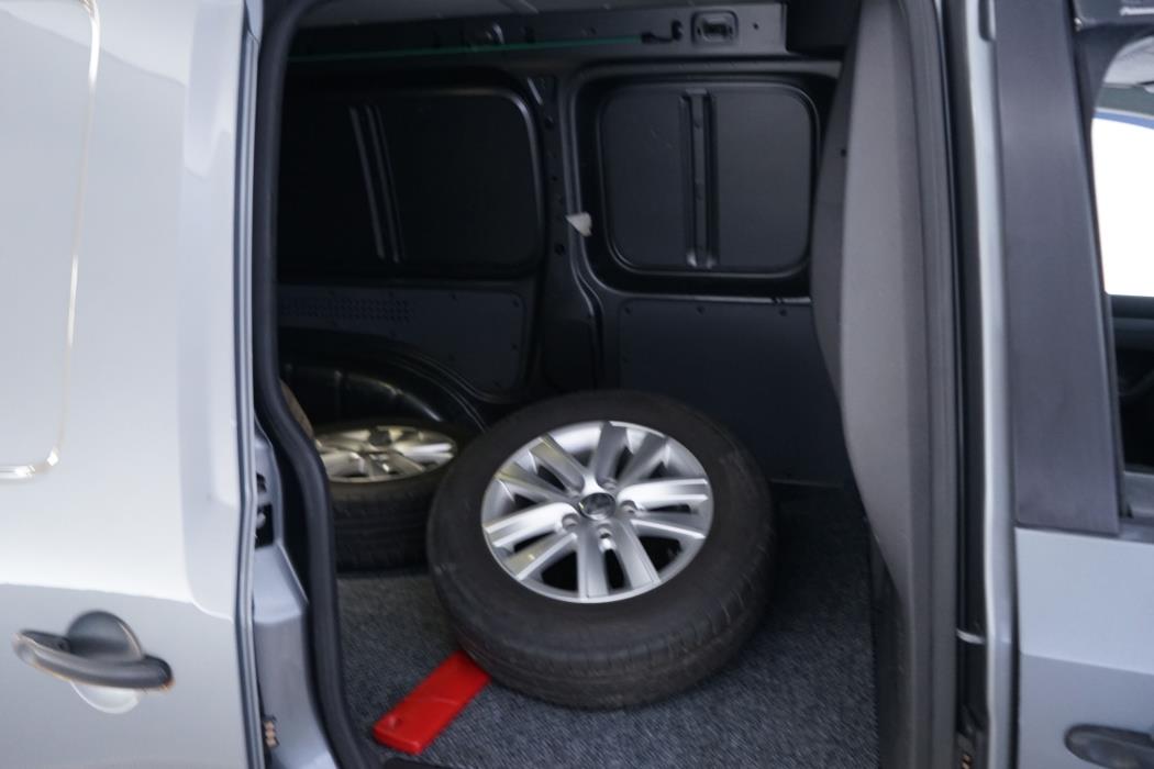 Volkswagen Caddy Maxi 2011