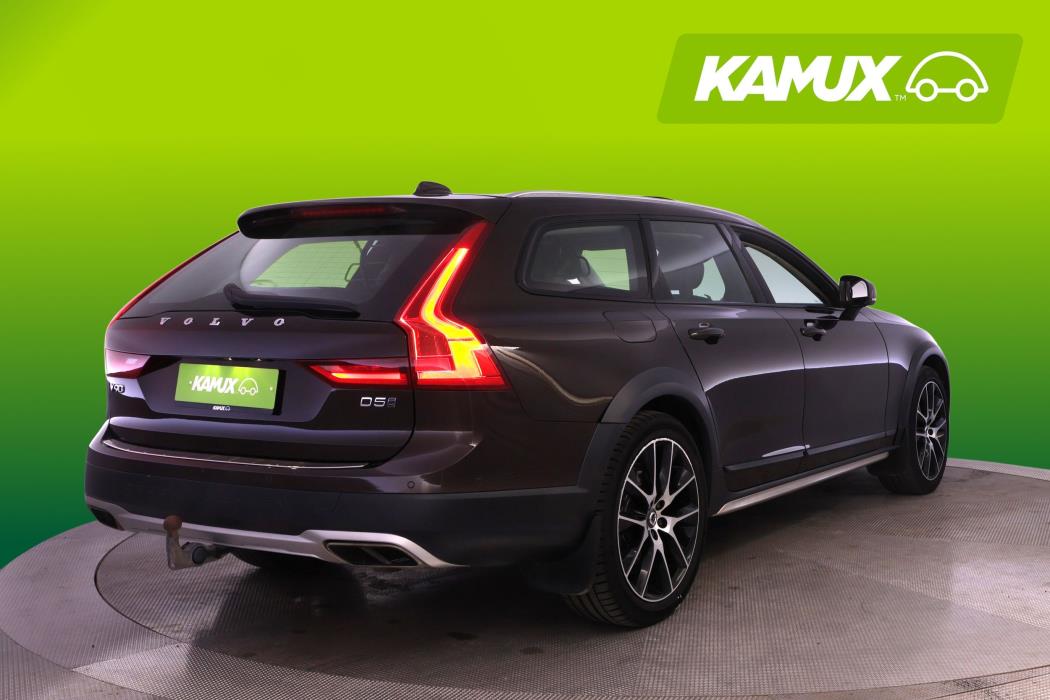 Volvo V90 Cross Country 2017
