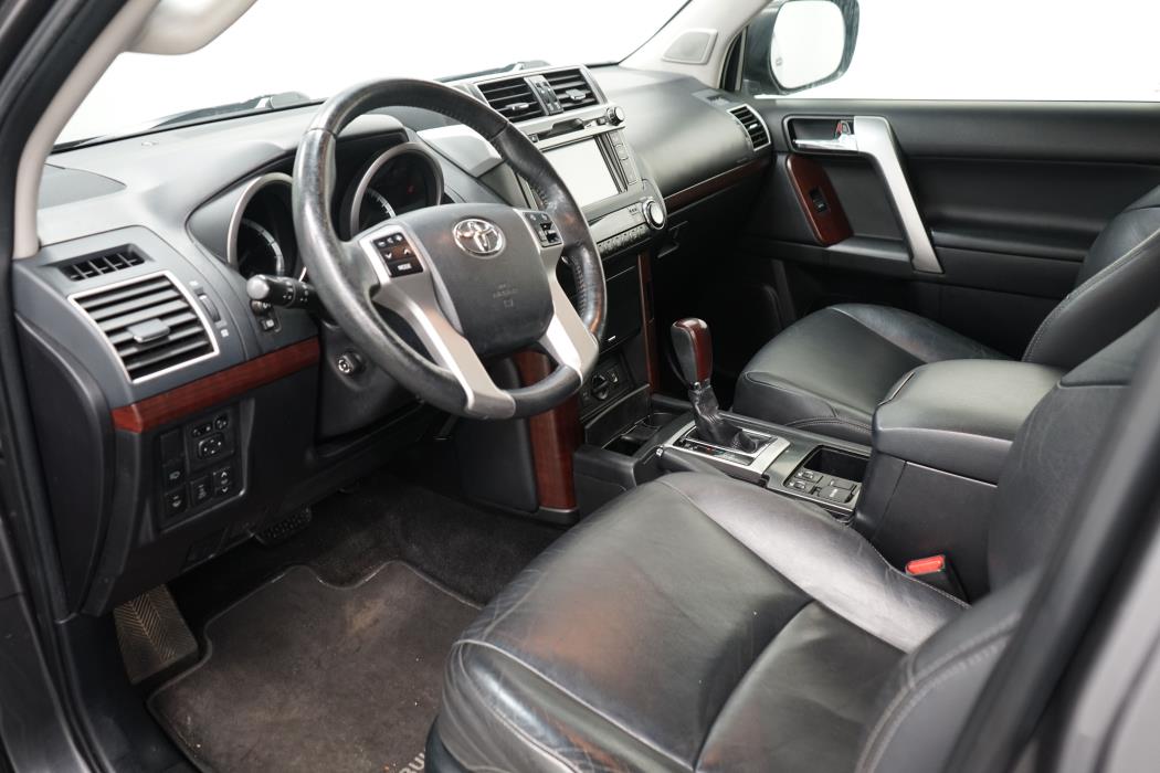 Toyota Land Cruiser 2014