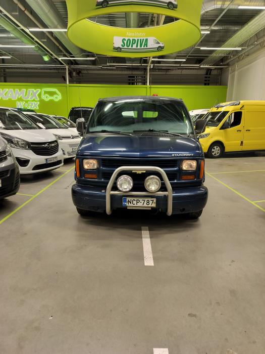 Chevrolet Chevy Van 1999