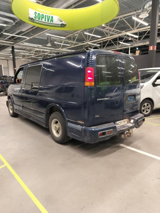 Chevrolet Chevy Van 1999