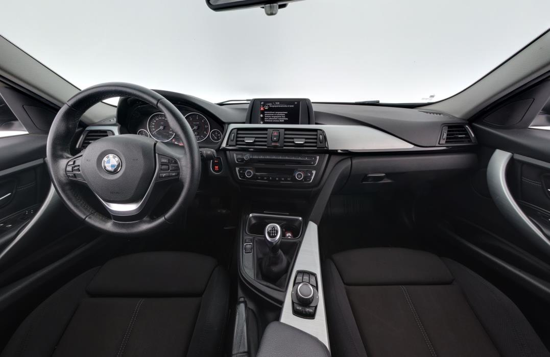 BMW 318 2014