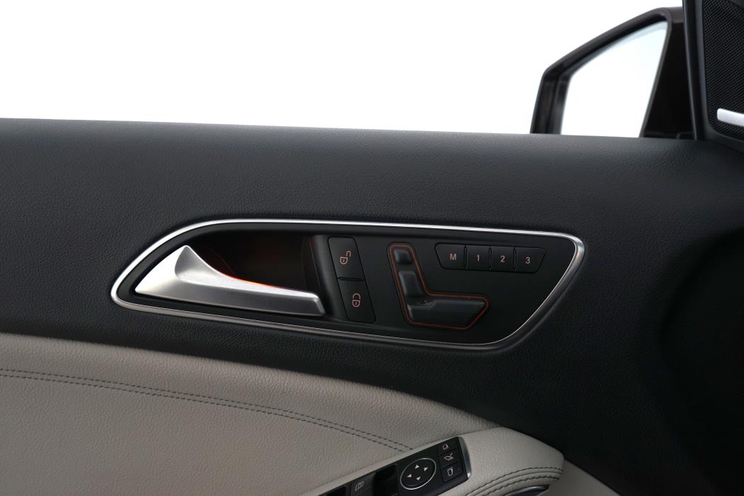 Mercedes-Benz GLA 2014