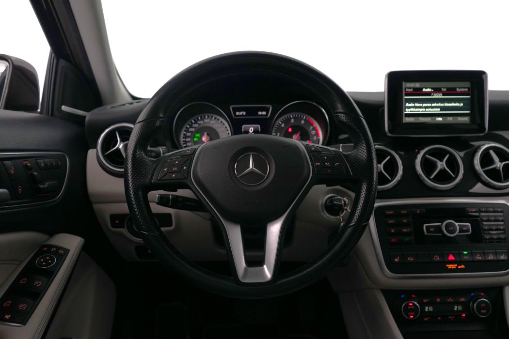 Mercedes-Benz GLA 2014