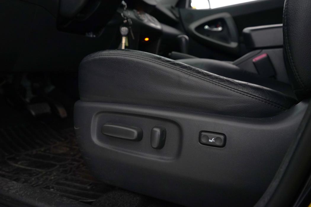 Toyota RAV4 2011