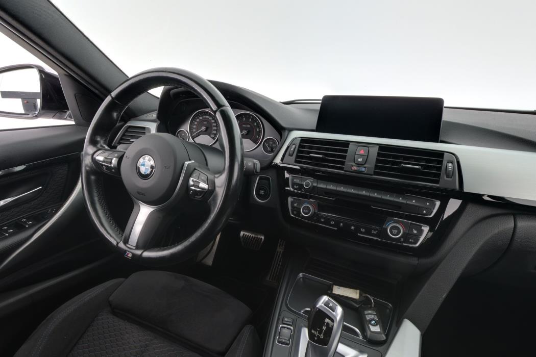 BMW 330 2017