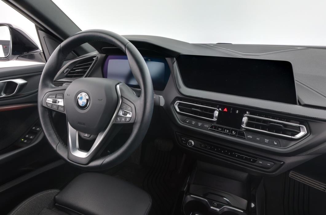 BMW 218 2021