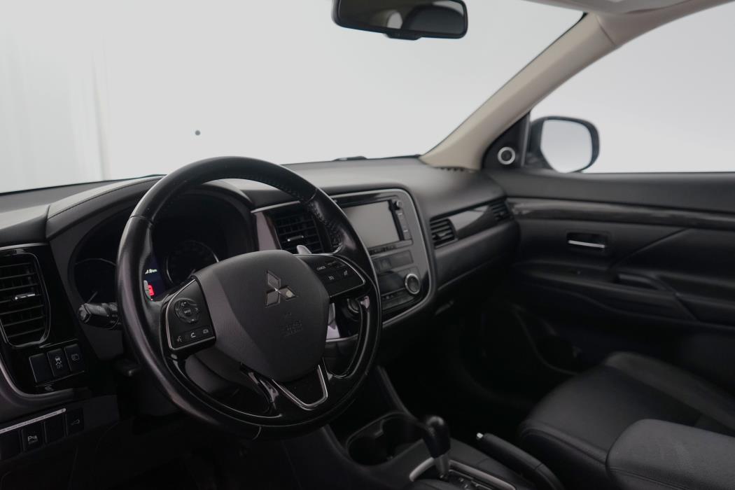 Mitsubishi Outlander 2016
