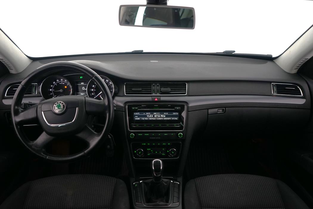 Skoda Superb 2011