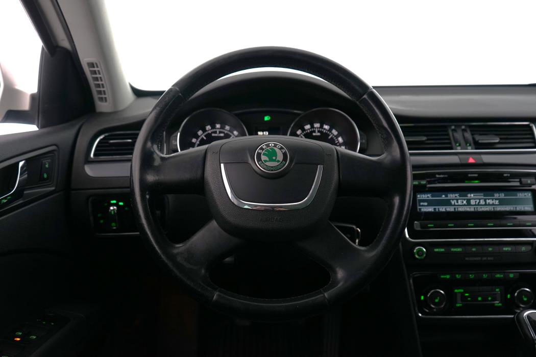 Skoda Superb 2011
