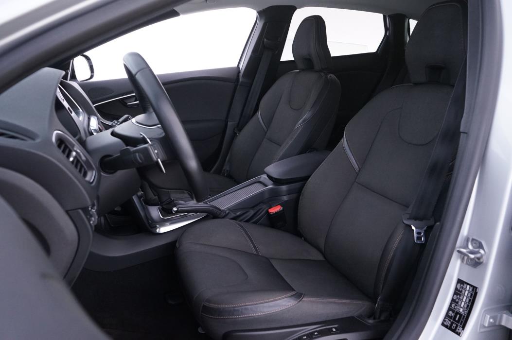 Volvo V40 Cross Country 2015