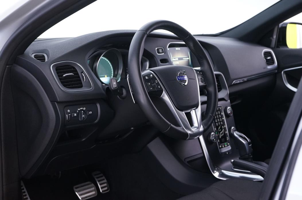 Volvo V40 Cross Country 2015