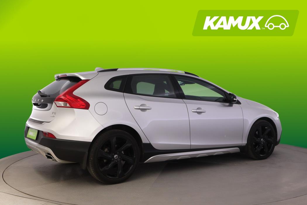 Volvo V40 Cross Country 2015
