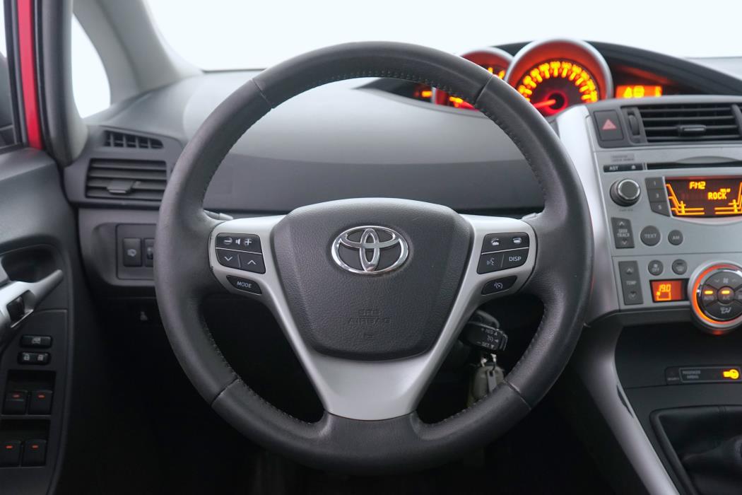 Toyota Verso 2011