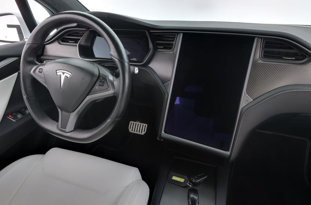 Tesla Model X 2019
