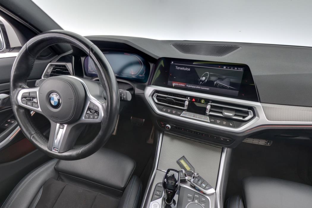 BMW 330 2019
