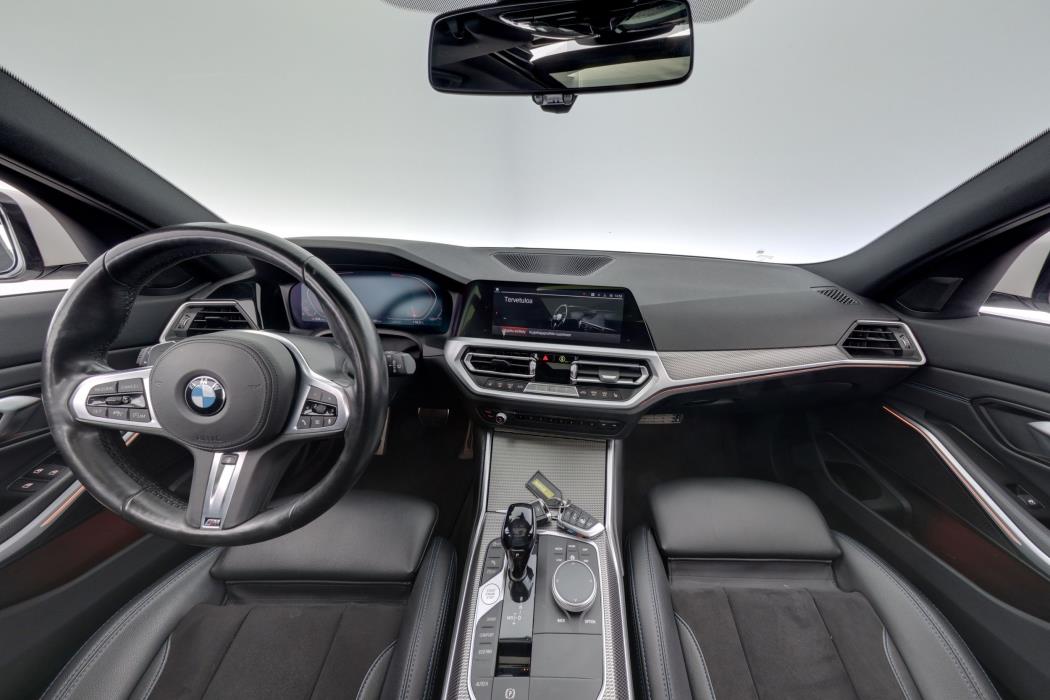 BMW 330 2019