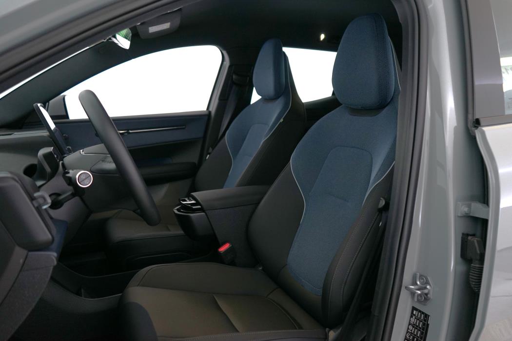 Volvo EX30 2024