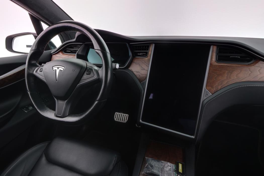 Tesla Model X 2020