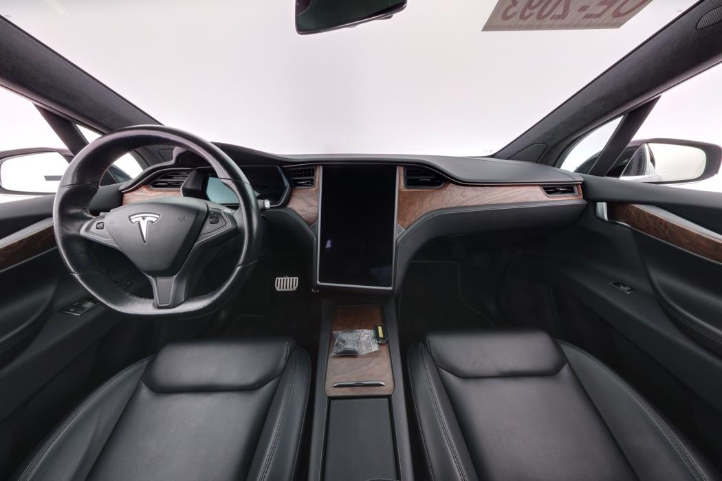 Tesla Model X 2020