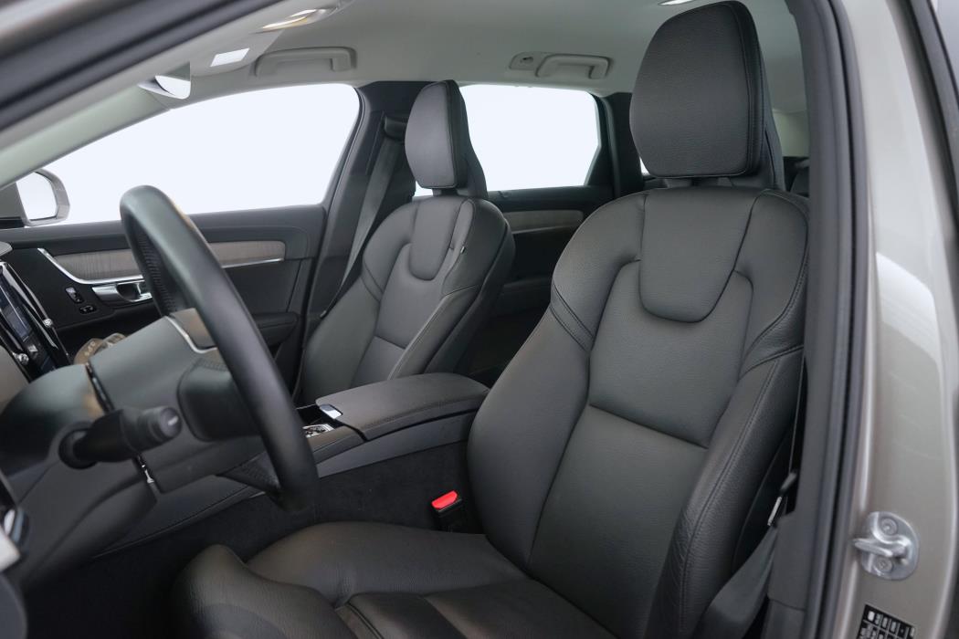 Volvo V90 2022