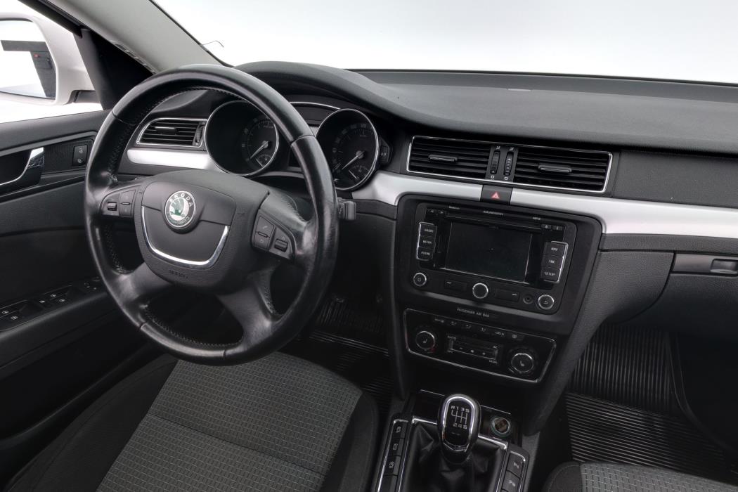 Skoda Superb 2012