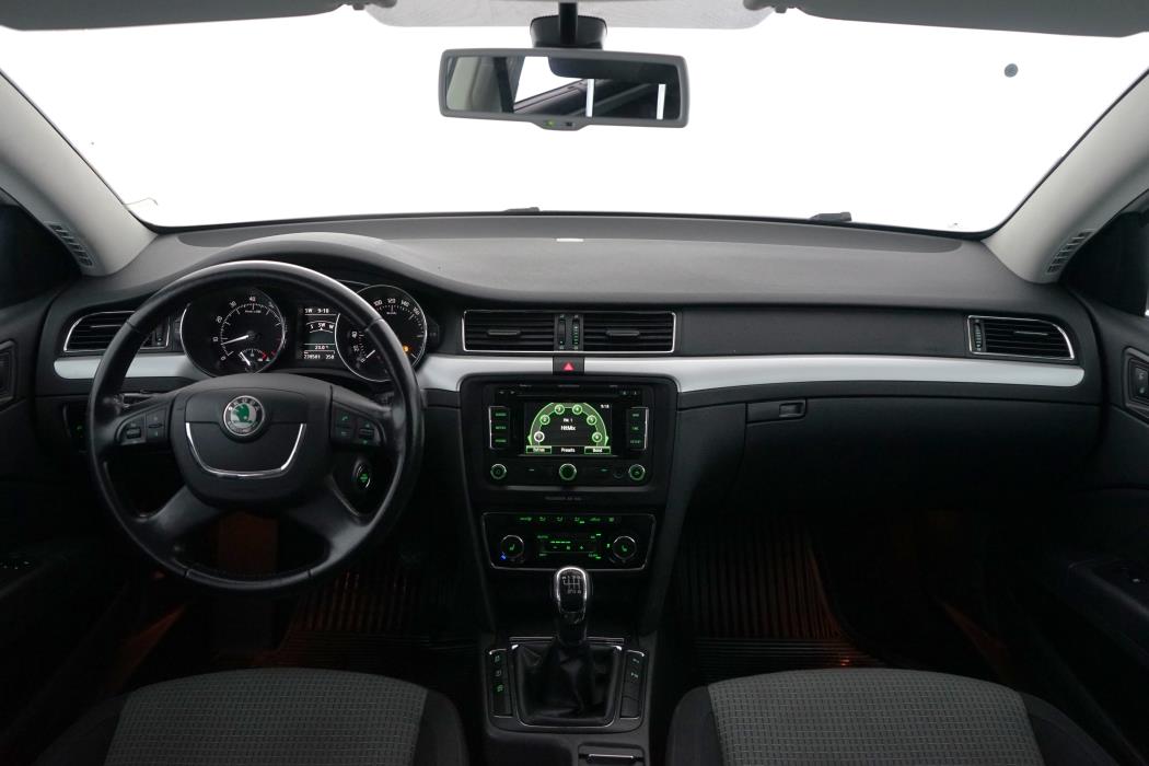 Skoda Superb 2012