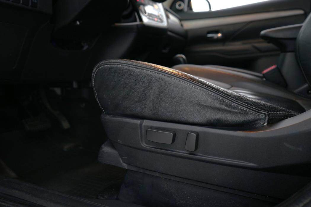Mitsubishi Outlander 2015