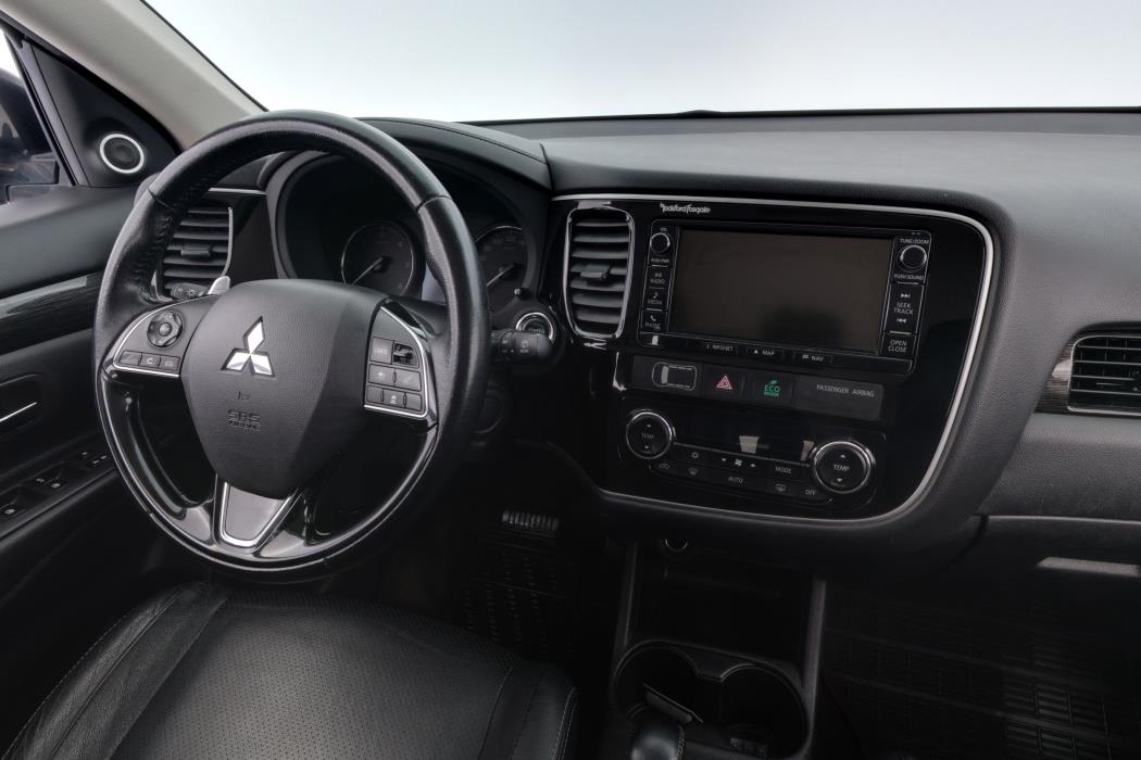 Mitsubishi Outlander 2016