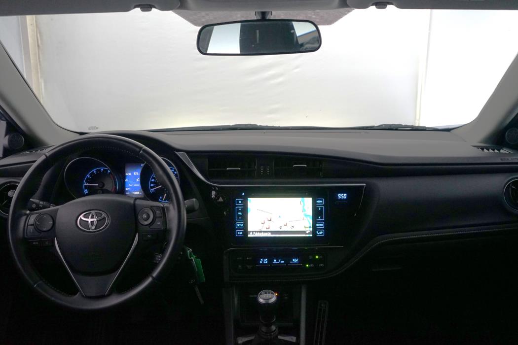 Toyota Auris 2015