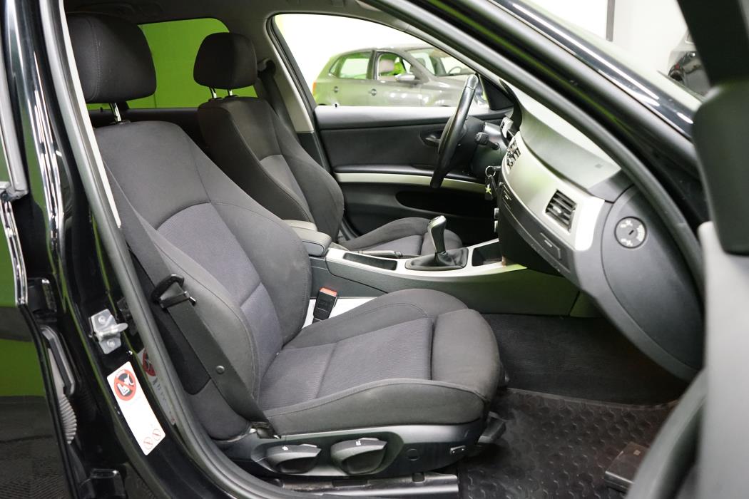 BMW 320 2010
