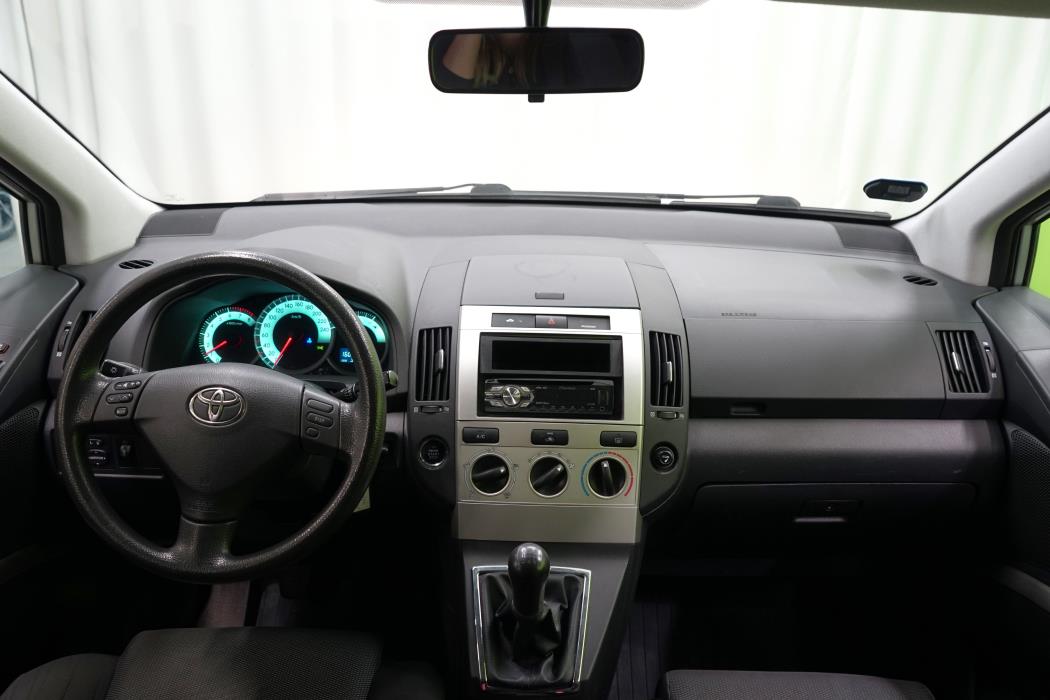 Toyota Corolla Verso 2005