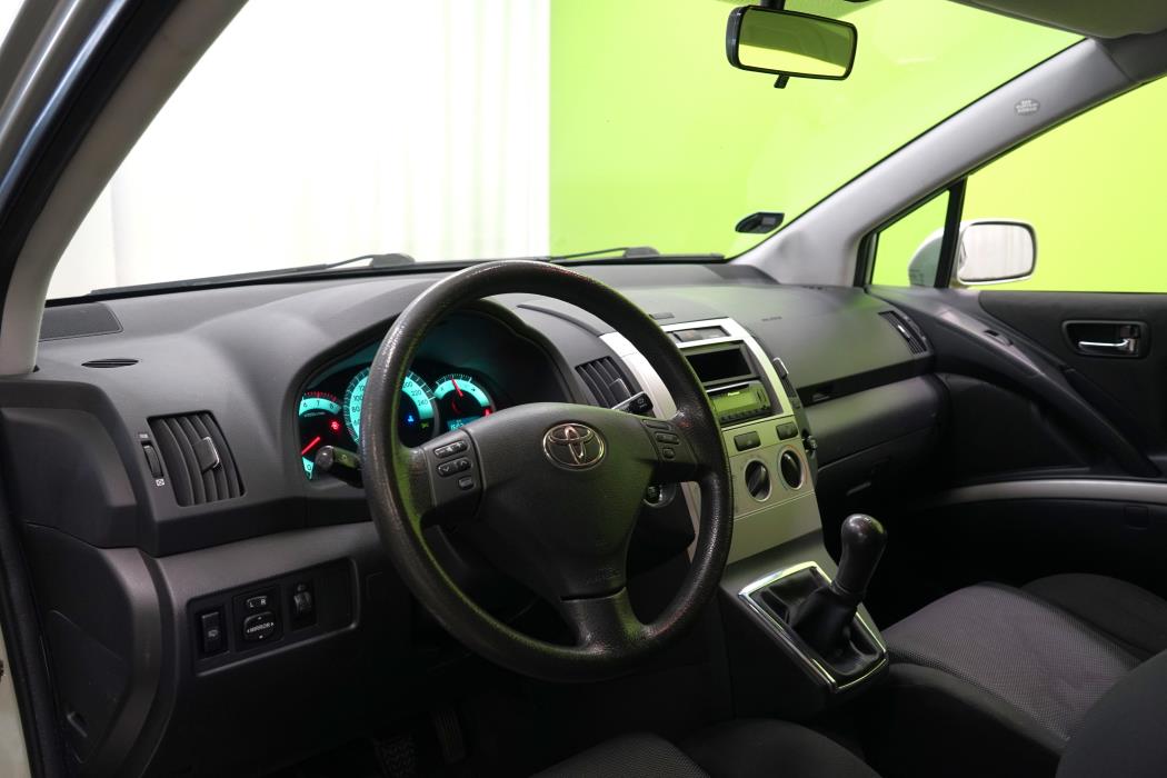 Toyota Corolla Verso 2005