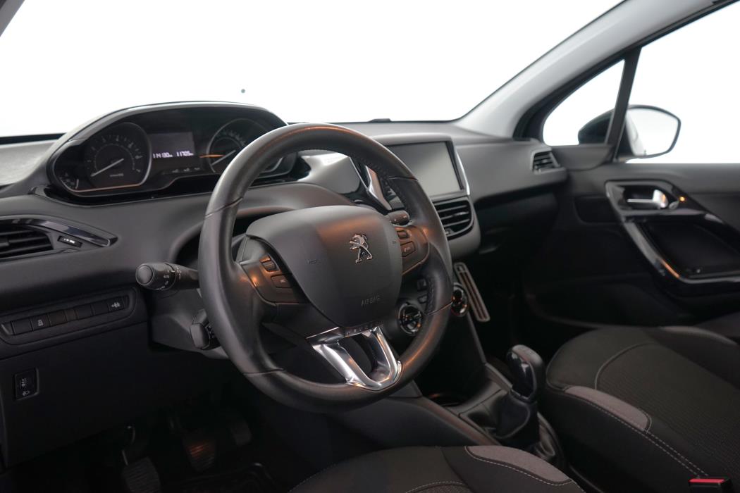 Peugeot 208 2016