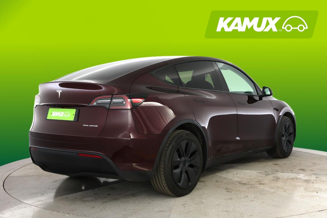 Tesla Model Y 2025