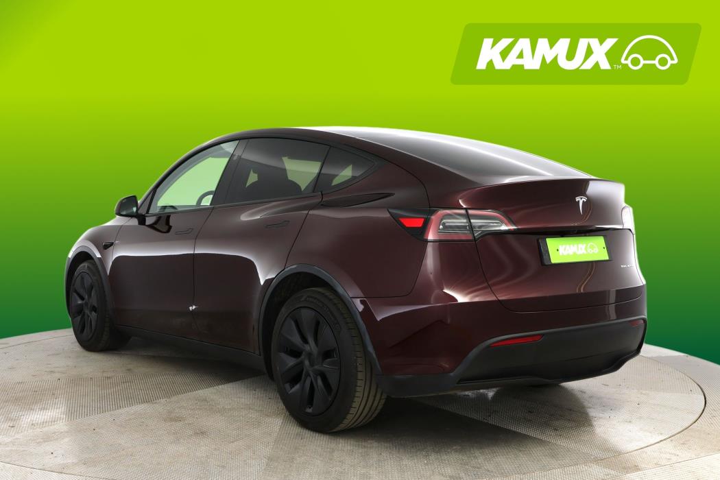 Tesla Model Y 2025