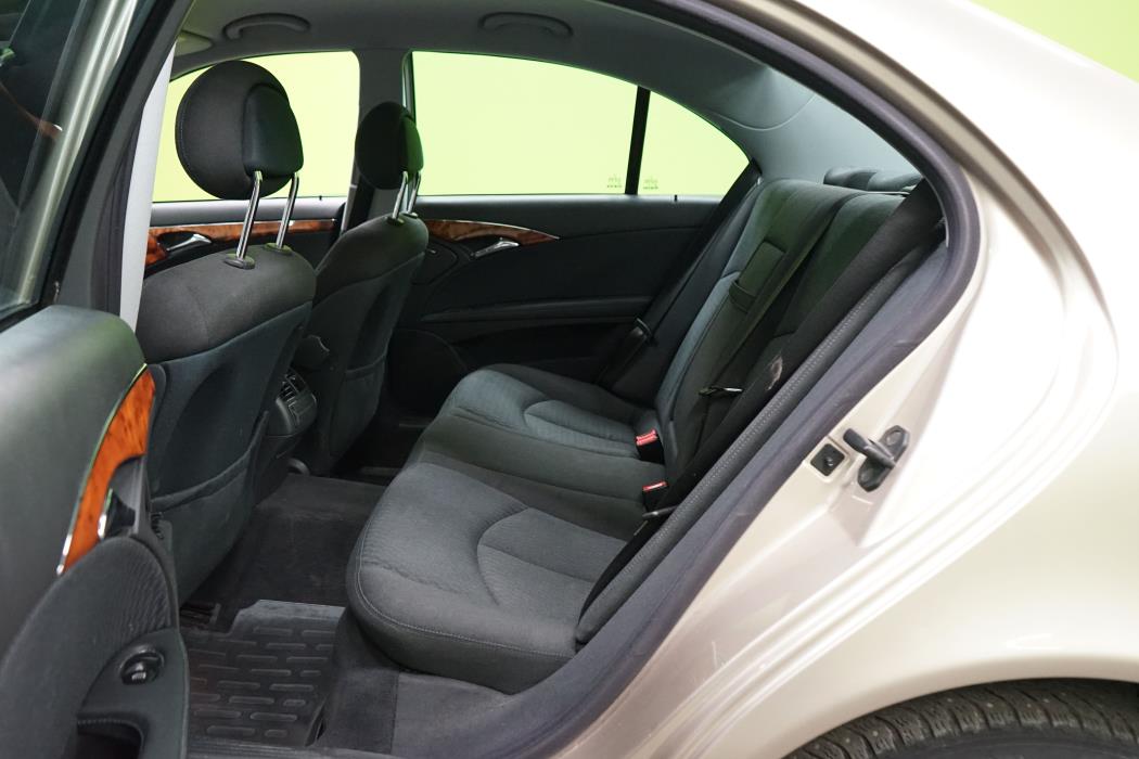 Mercedes-Benz E 2003