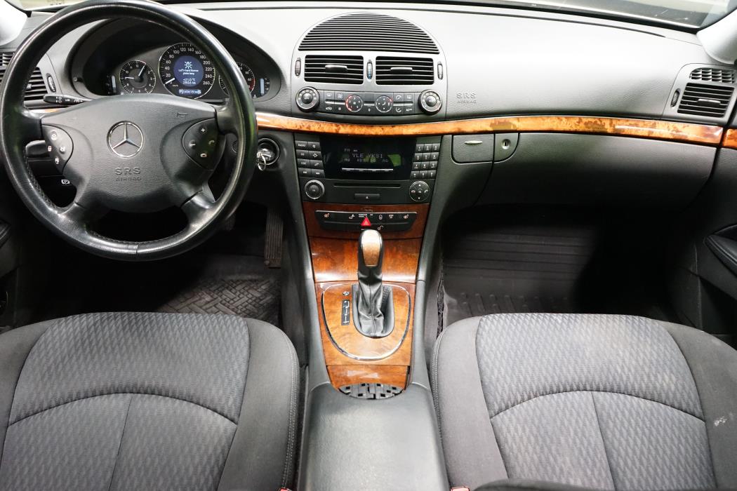 Mercedes-Benz E 2003