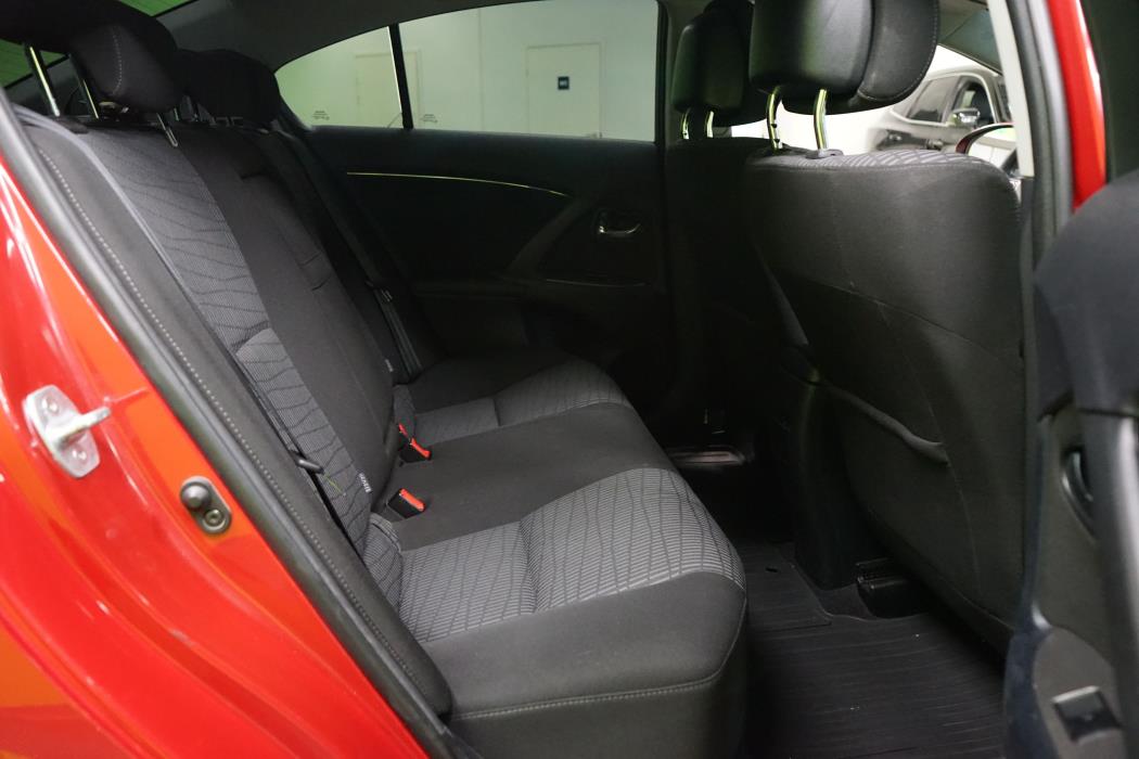 Toyota Avensis 2011