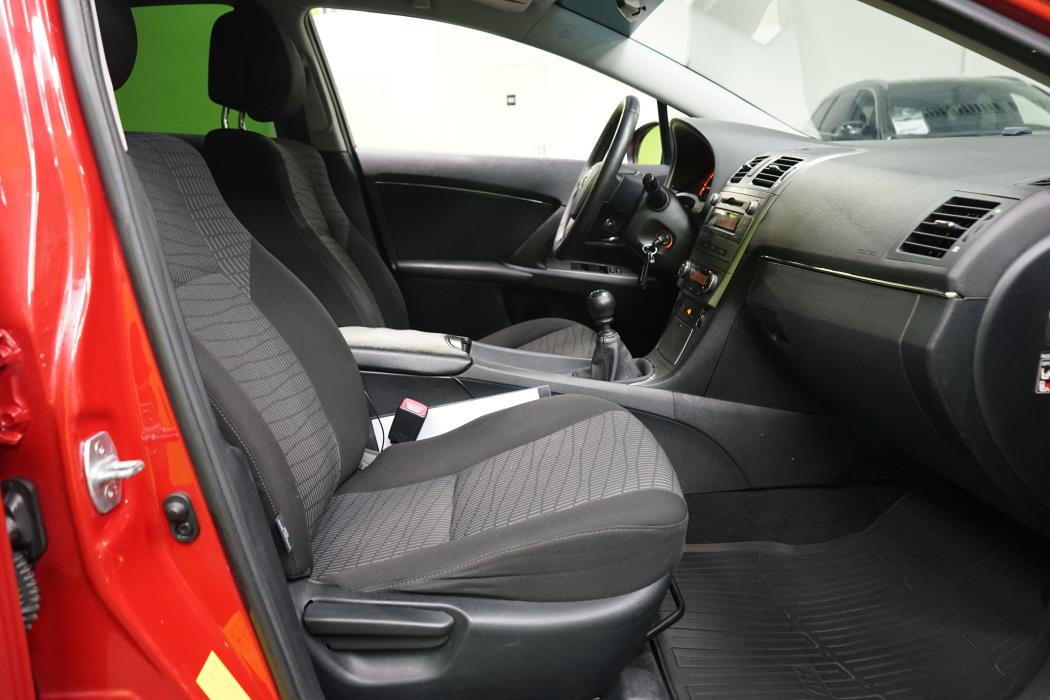 Toyota Avensis 2011