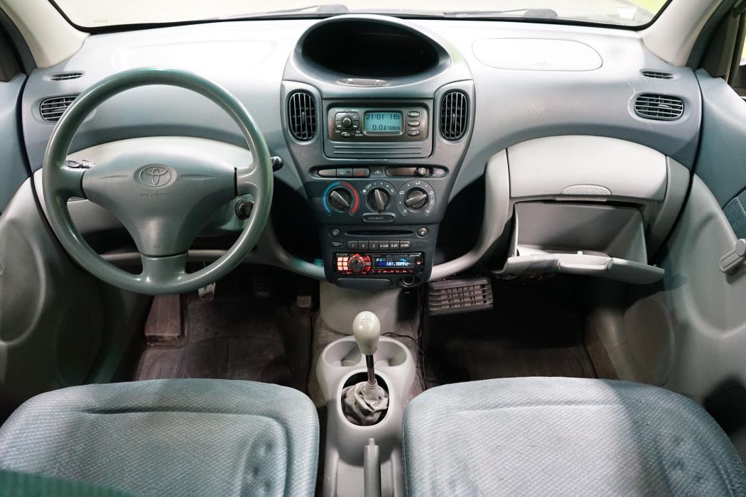 Toyota Yaris Verso 2001