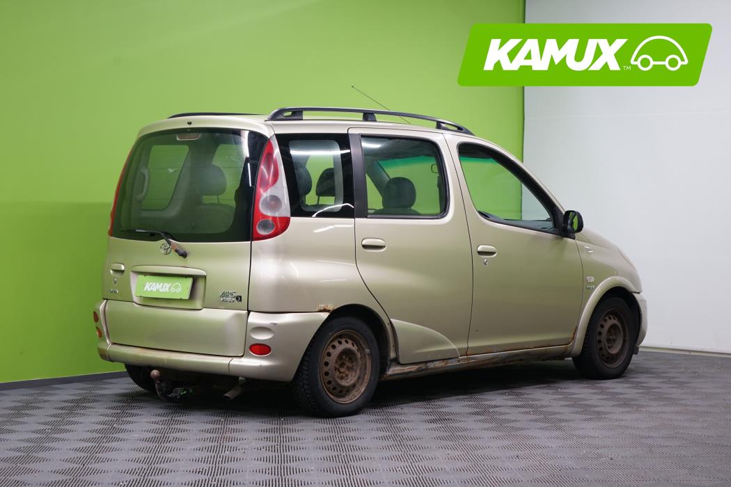 Toyota Yaris Verso 2001