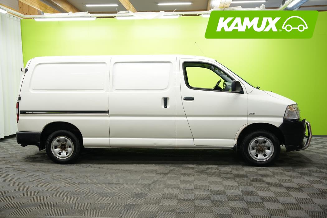 Toyota Hiace 2010