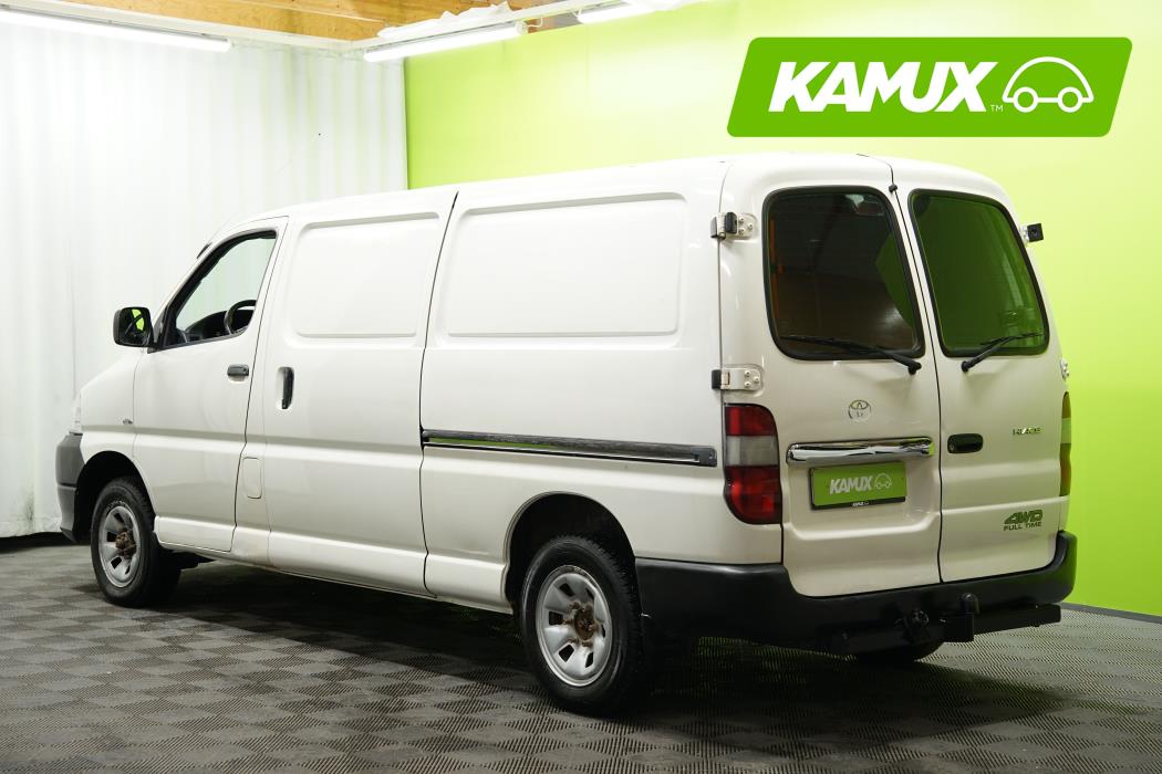 Toyota Hiace 2010