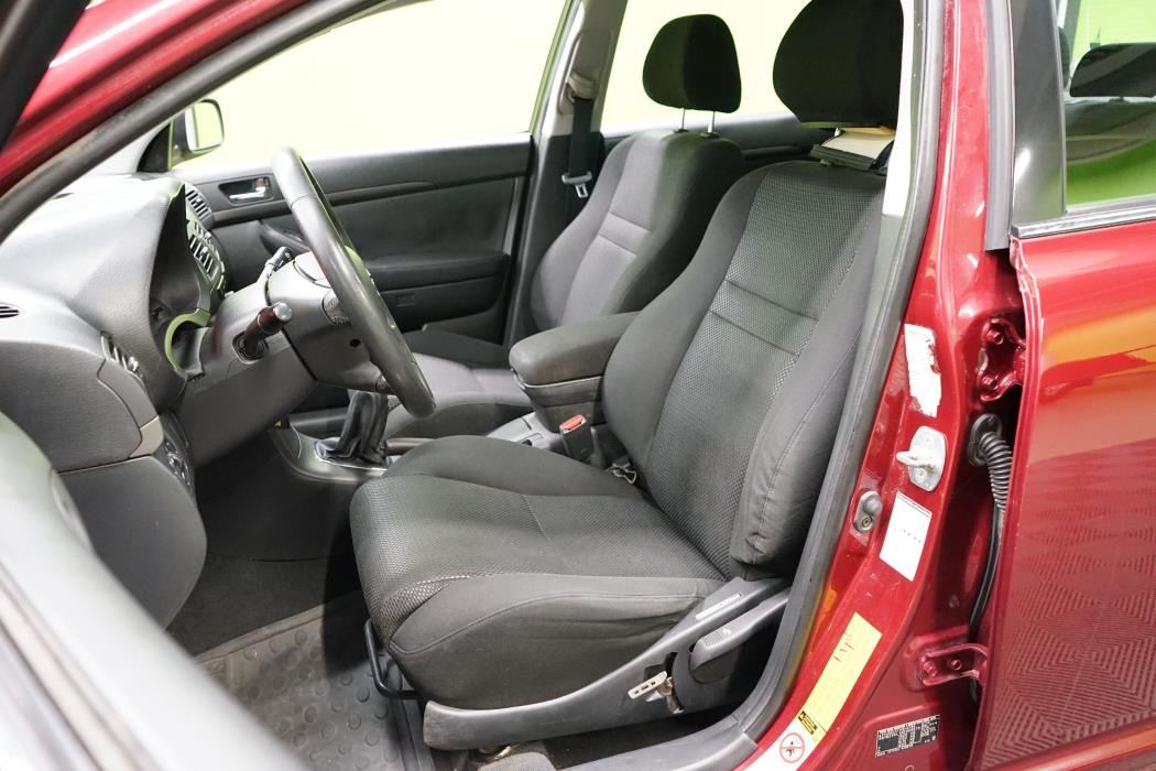 Toyota Avensis 2003