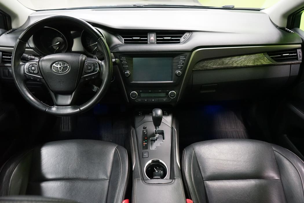 Toyota Avensis 2015
