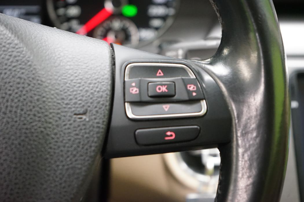 Volkswagen Passat 2011